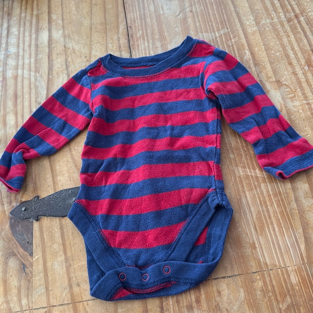 Long sleeve onesie,3-6 months
